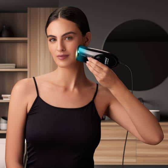 product photography with models for Amazon